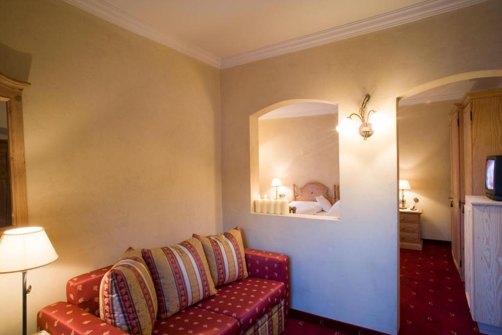 Kristallhotel Corona-Krone San Vigilio Di Marebbe Room photo